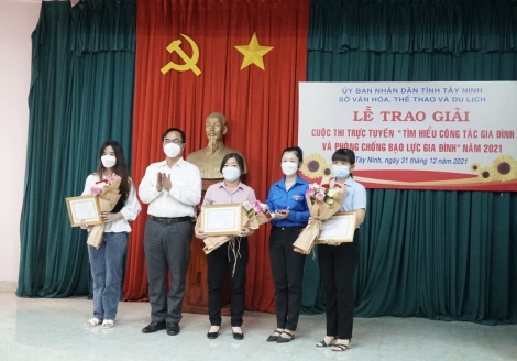 Cuộc thi trực tuyến “Tìm hiểu về công tác gia đình và phòng, chống bạo lực gia đình” năm 2021: 20 cá nhân đoạt giải