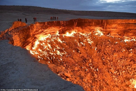 Tổng thống Turkmenistan yêu cầu đóng 'Cổng địa ngục' đã bốc cháy suốt 50 năm