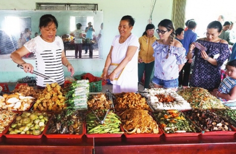 Những bông hoa trong vườn Bác.