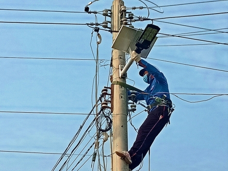 Xã Phước Ninh chung tay xây dựng nông thôn mới “Thắp sáng đường quê bằng đèn năng lượng mặt trời”