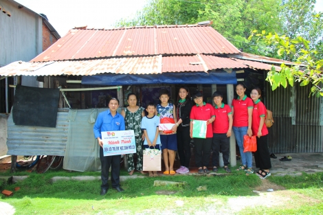 Hành trình đến với trẻ em, học sinh mồ côi Dương Minh Châu