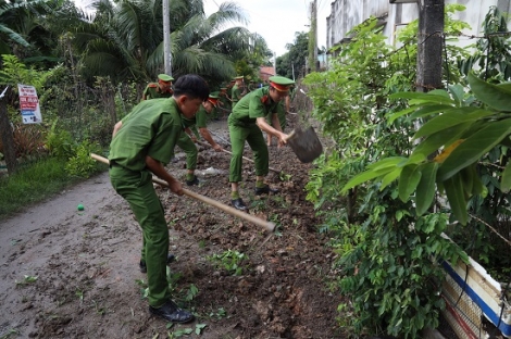 Công an Tây Ninh ra quân làm công tác dân vận