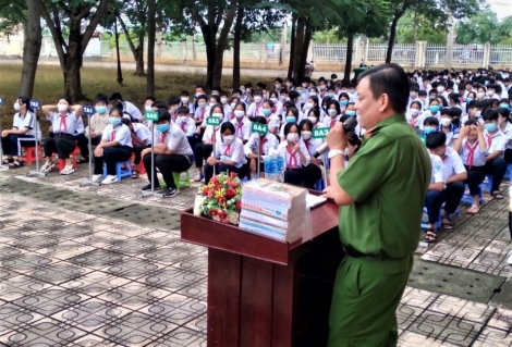 Châu Thành: Tuyên truyền an toàn giao thông cho học sinh