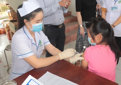 Covid-19 còn diễn biến khó lường, vaccine vẫn là biện pháp quan trọng trong phòng chống dịch