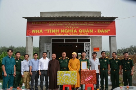 Bộ CHQS tỉnh: Bàn giao nhà tình nghĩa quân - dân