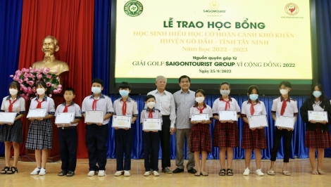 Gò Dầu: Trao 300 suất học bổng cho học sinh có hoàn cảnh khó khăn