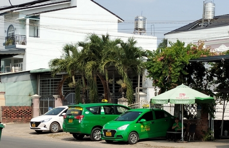 Vấn nạn  taxi “dù”