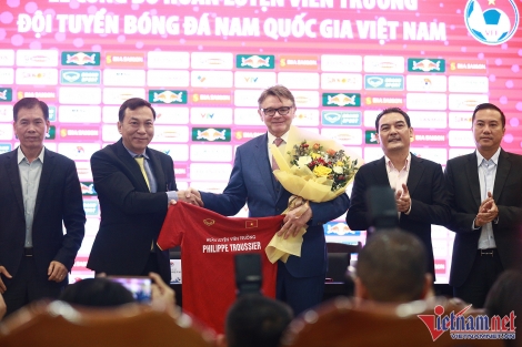 U23 Việt Nam: HLV Philippe Troussier bản lĩnh hay… liều lĩnh