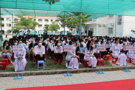 Trường THPT chuyên Hoàng Lê Kha: Sôi nổi chương trình tư vấn tuyển sinh vào lớp 10