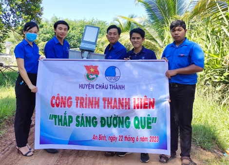 Châu Thành: Thực hiện công trình thắp sáng đường quê tại xã An Bình