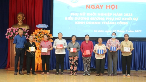 Gò Dầu: Biểu dương phụ nữ sản xuất, kinh doanh giỏi và hỗ trợ vốn khởi nghiệp cho hội viên phụ nữ