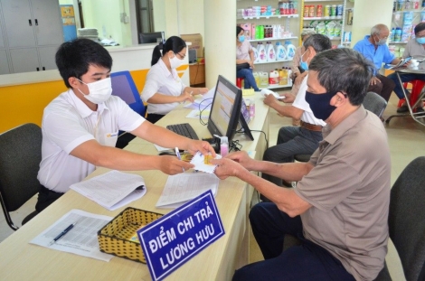 Làm gì để giảm tình trạng tỷ lệ hưởng lương hưu cao, số tiền thực lĩnh thấp?