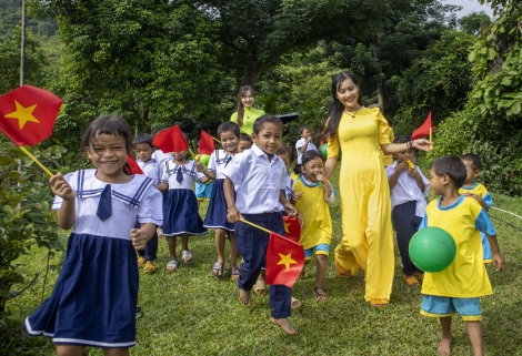 Cuộc thi ảnh "Thiêng liêng cờ Tổ quốc": Ngày đặc biệt ở Nam Trà My