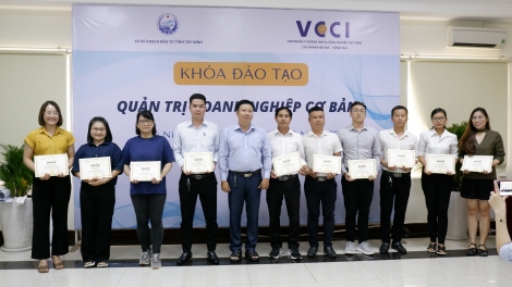 Bế mạc khoá đào tạo quản trị doanh nghiệp cơ bản