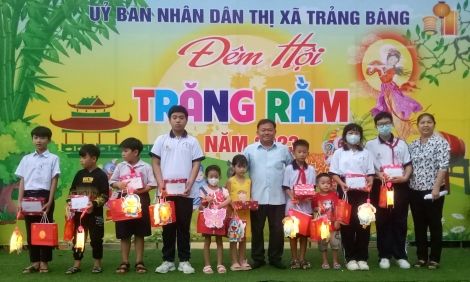 Trảng Bàng tổ chức “Đêm hội trăng rằm”