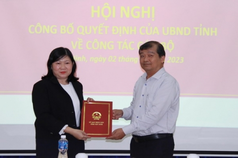 UBND tỉnh: Trao quyết định bổ nhiệm Phó Giám đốc Sở Kế hoạch và Đầu tư, Sở Y tế