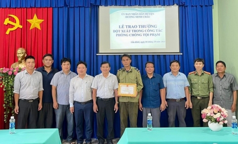 Dương Minh Châu: Khen thưởng đột xuất cho anh Trần Quốc Lâm dũng cảm bắt đối tượng trộm xe máy