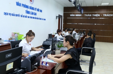 Cải cách tiền lương để công chức 'toàn tâm, toàn ý'