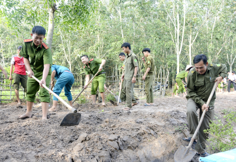 Trọng tâm, thực chất và giải quyết bức xúc chính đáng của nhân dân