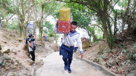 Bài 3: “Trồng người” nơi đảo xa