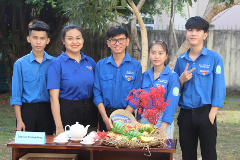 Hoà Thành: sôi nổi thi gói bánh tét, viết thư pháp