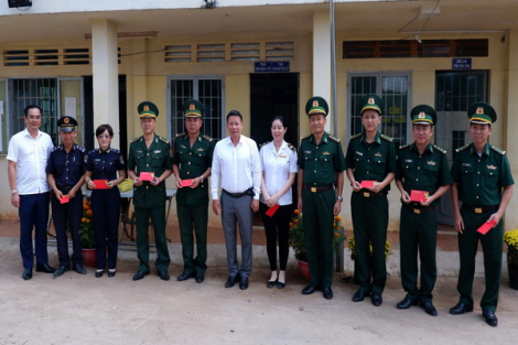 Chủ tịch UBND tỉnh thăm các đơn vị làm nhiệm vụ trên tuyến biên giới