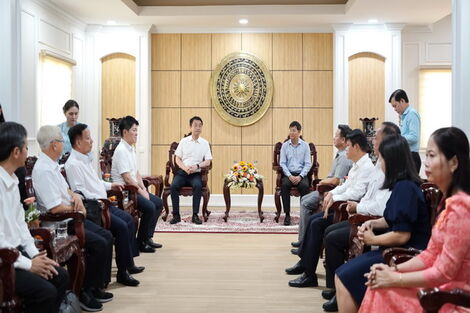 Hạ nghị sĩ Sasaki Hajime và đoàn công tác Nhật Bản chào xã giao lãnh đạo tỉnh Tây Ninh