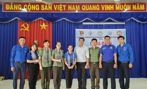 Những bóng hồng thầm lặng trên trận tuyến an ninh kinh tế