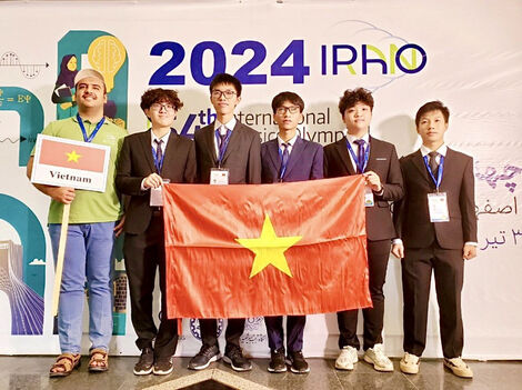 5 học sinh Việt Nam giành huy chương Olympic Vật lý quốc tế 2024