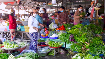 Doanh thu thương mại, dịch vụ trong tháng 8 tiếp tục tăng