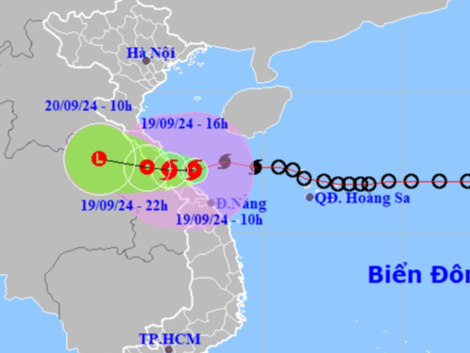 Bão số 4 giật cấp 11 áp sát, đổ bộ vào đất liền từ Quảng Bình-Quảng Trị trong 3-4 giờ tới