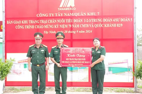 Công ty Tây Nam (Quân khu 7): Bàn giao khu trang trại chăn nuôi cho Trung đoàn 4, Sư đoàn 5