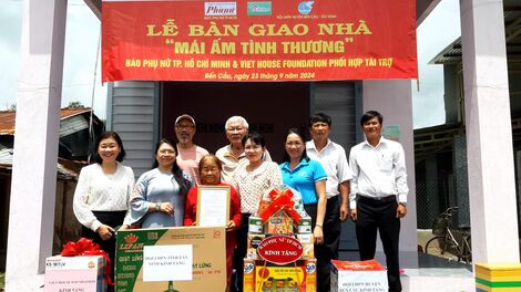 Bàn giao mái ấm tình thương cho phụ nữ nghèo xã Tiên Thuận